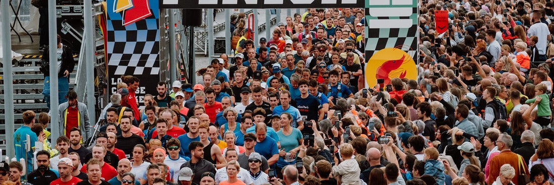 Large crowd of participants at the start of Long Course Weekend Belgium
